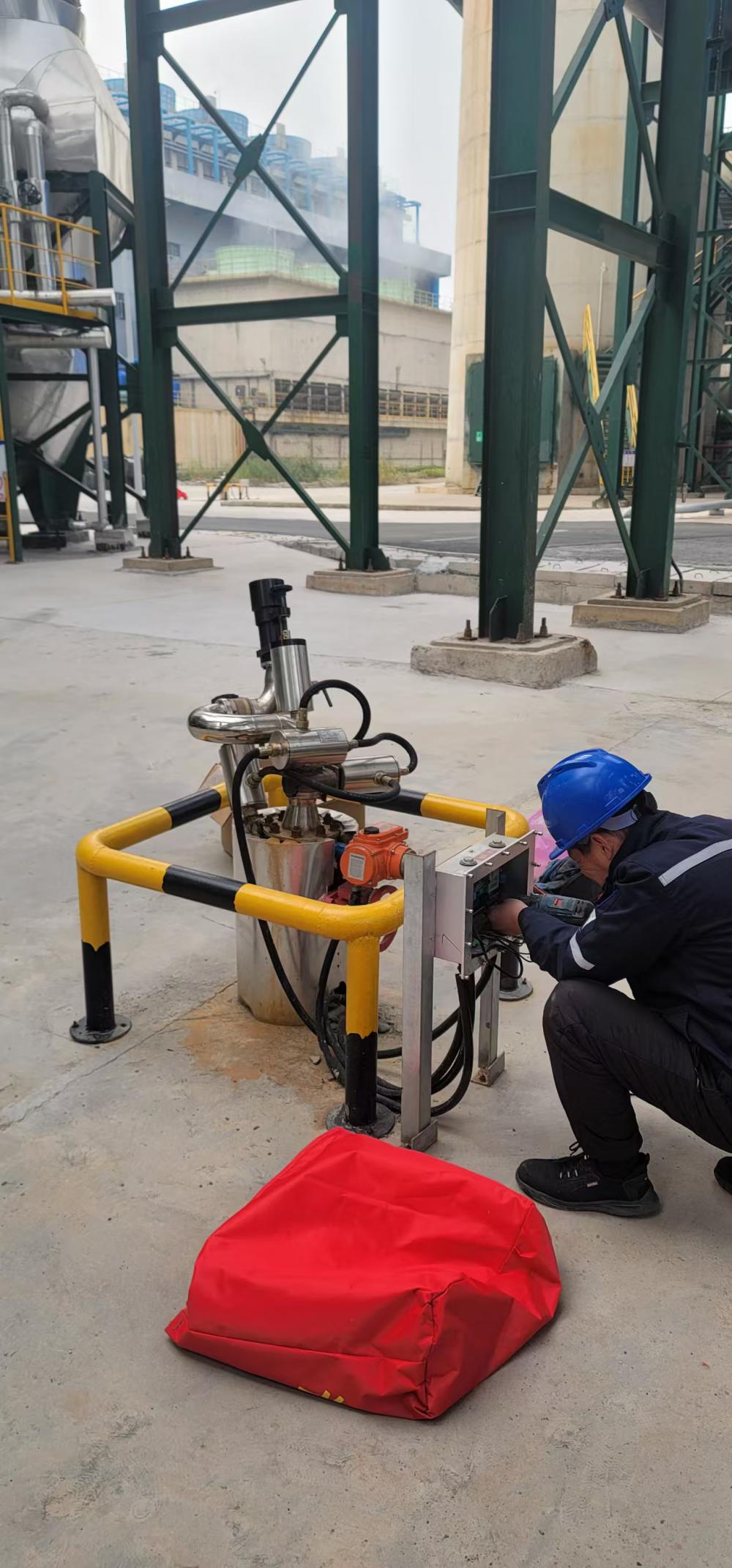 消防水炮.jpg 消防水炮.jpg